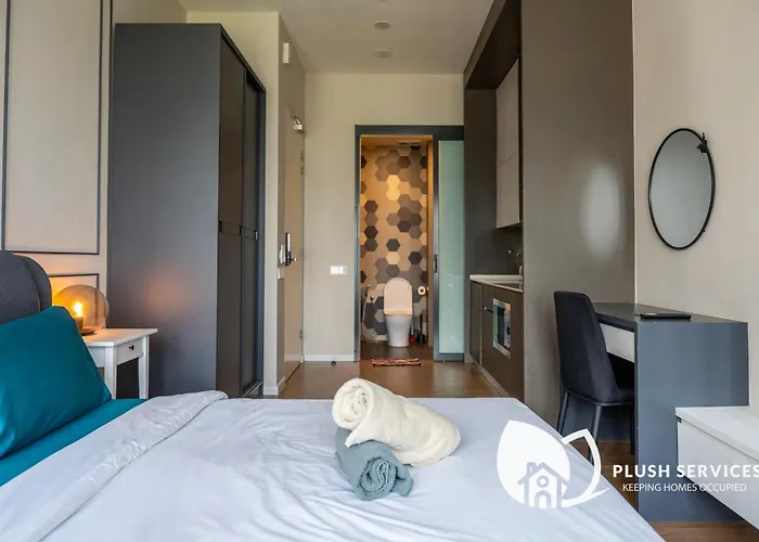 Ceylonz Suites By Plush