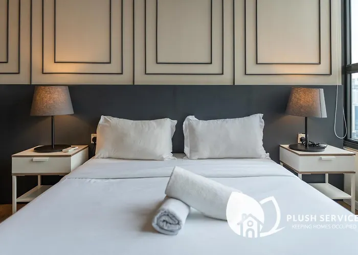 Ceylonz Suites By Plush
