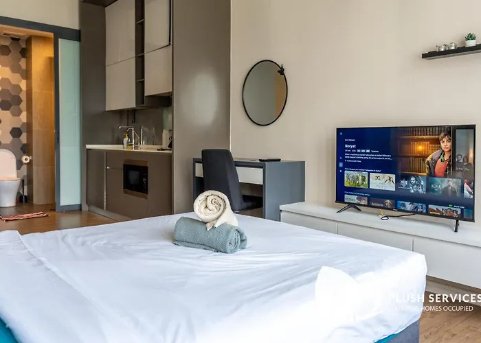 Ceylonz Suites By Plush